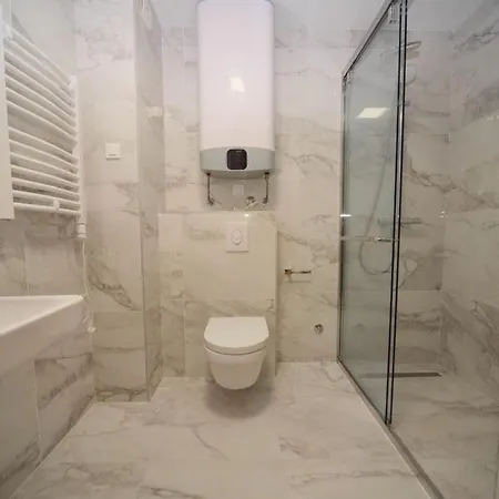 Premium With Garage Apartmán